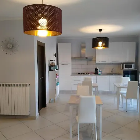 Bed & Breakfast White One *